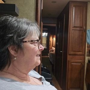 Meet your Posher, Joan